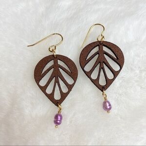 Leather Leaf Dangle Earrings with Purple Pearl